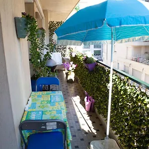 Chill Out Apartment, 2 Mins From Apartment
